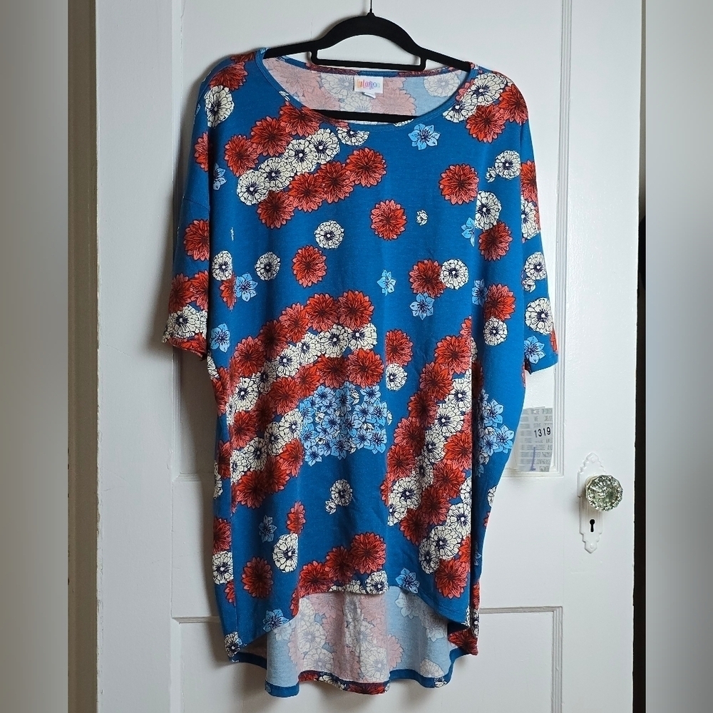 NWT Lularoe Irma Top Size Large